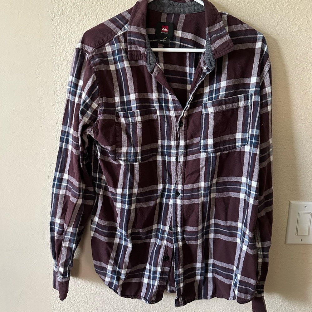 Quiksilver men's burgundy and Navy Plaid Button-Up Shirt pre owned size L/ B180